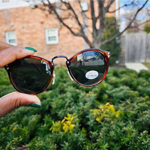 VTG Unisex Round Tortoise Metal Keyhole Bridge Retro Polarize UV Sunglasses. - Picture 1 of 15